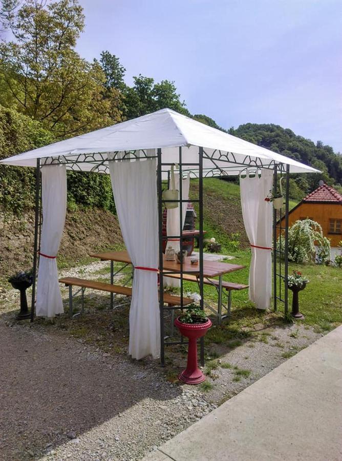 Apartmani Husko Tuheljske Toplice Exterior foto
